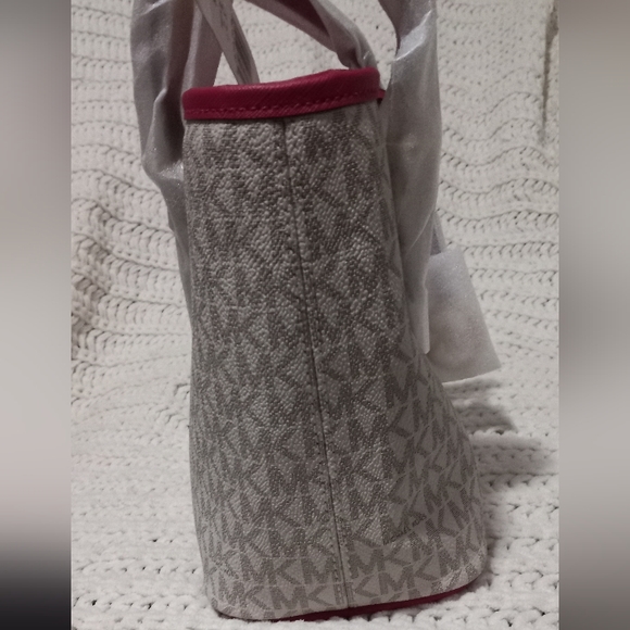 Purse - Picture 3 of 8